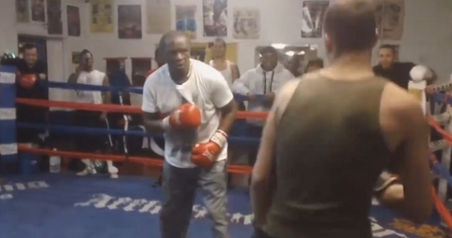 Đánh lén bố nhà vô địch, kẻ thù của giới võ thuật lãnh đủ