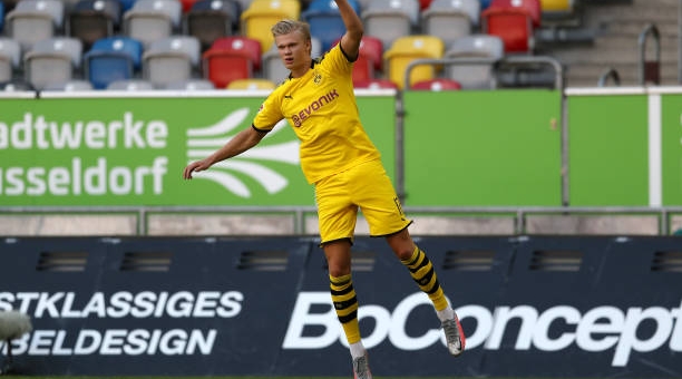 Haaland tỏa sáng phút cuối giúp Dortmund thắng nghẹt thở