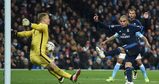 Thủ môn Burnley: 'Real có thể loại Courtois vì tôi'