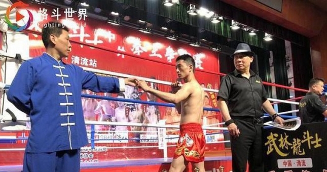 VIDEO: Võ sư điểm huyệt hạ knouck-out đối thủ