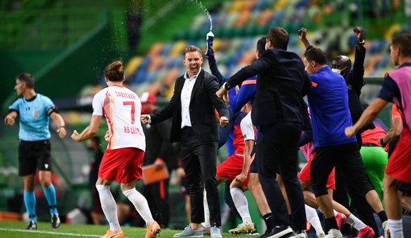 HLV Leipzig muốn cả đội đi giải khát trước khi đấu PSG