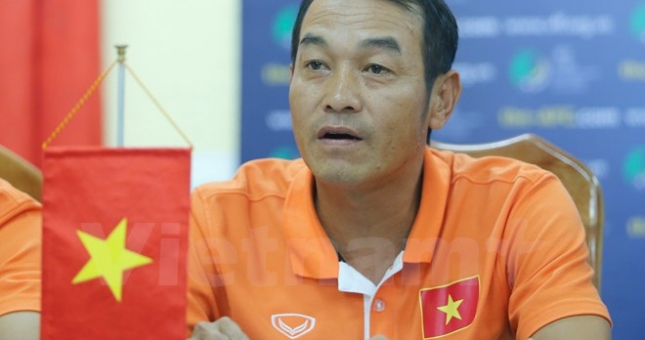 HLV Đinh Thế Nam lo lắng cho học trò sau trận thua U16 Úc