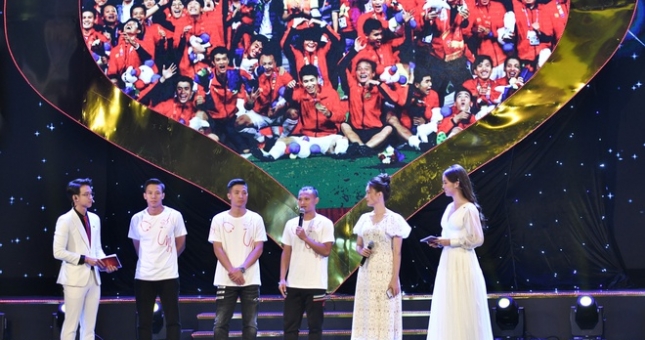 U22 Việt Nam có hành động ấm lòng sau khi giành HCV SEA Games 30