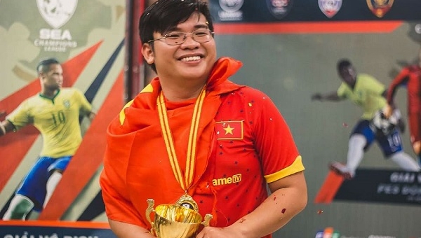 Duy Mập ghi tên mình vào bán kết PES 247 Cup