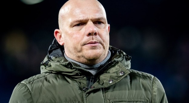 HLV Johnny Jansen thất vọng với các cầu thủ Heerenveen