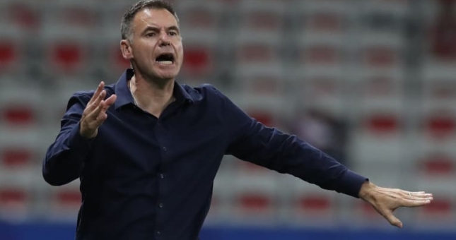 HLV Australia lo ngại tốc độ của cầu thủ Việt Nam