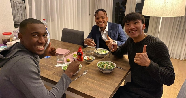 Tiền đạo Heerenveen tiết lộ tình hình chấn thương của Văn Hậu