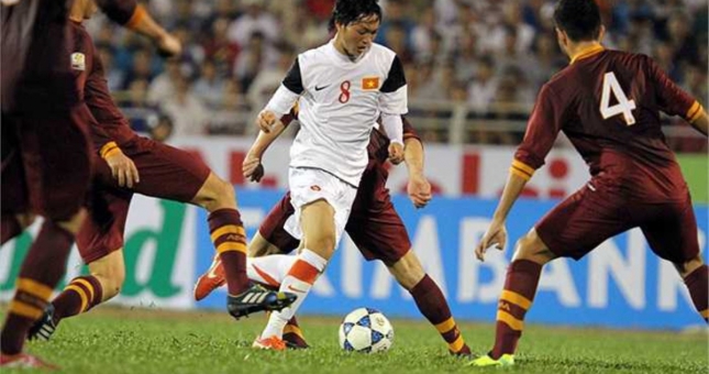 VIDEO: U19 Việt Nam 'thêu hoa dệt gấm' khiến đối thủ châu Âu chóng mặt