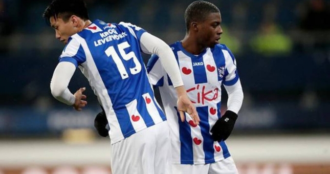 VIDEO: Khoảnh khắc lịch sử của Văn Hậu tại SC Heerenveen