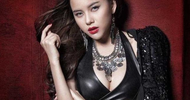 'Victoria Beckham Việt Nam' tự tin khoe thân hình siêu quyến rũ