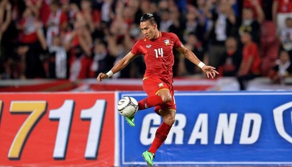 Cựu thần đồng bóng đá Thái Lan muốn giải nghệ tại V.League