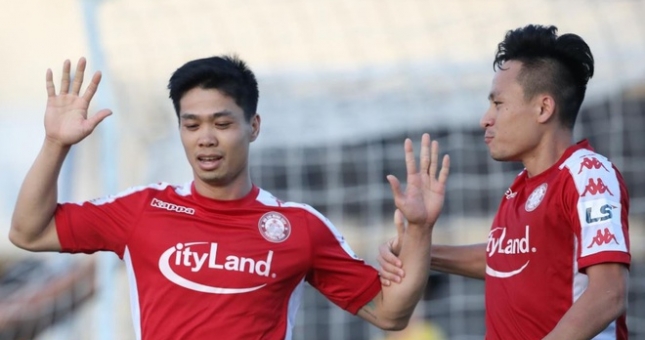 Công Phượng ghi bàn đẳng cấp giúp TPHCM đánh bại SLNA