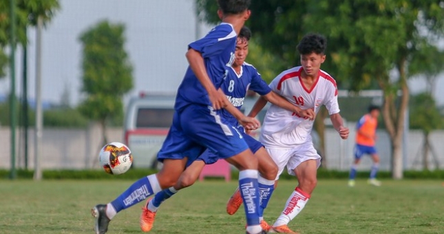 VIDEO: Tài năng trẻ U19 HAGL nói điều đặc biệt về Công Phượng