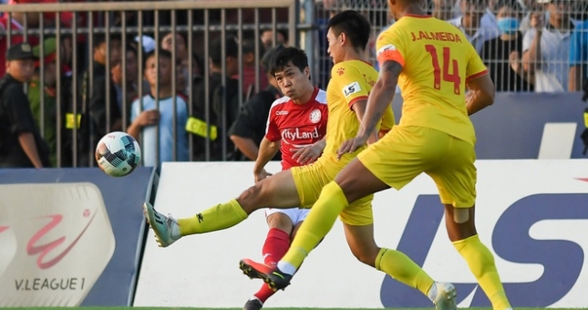 Công Phượng mờ nhạt, TPHCM thất bại trước Hồng Lĩnh Hà Tĩnh