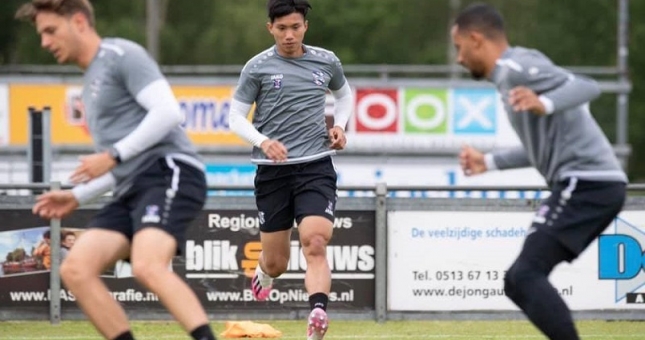 HLV Vũ Hồng Việt: 'Văn Hậu xuất ngoại hay hơn cầu thủ HAGL'