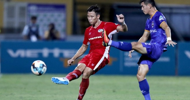 VIDEO: Hành động đẹp của Quế Ngọc Hải với cầu thủ Bình Dương