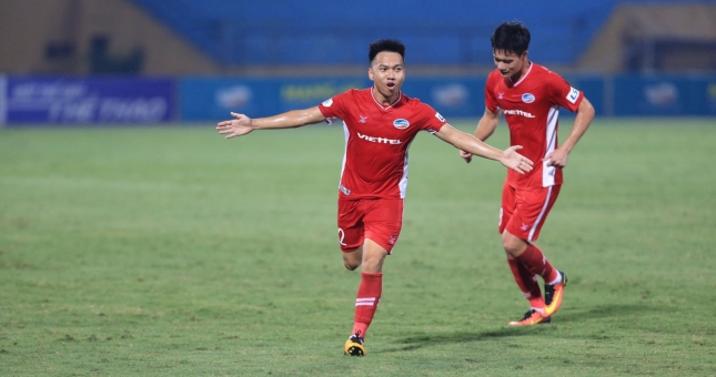 VIDEO: Khắc Ngọc lại ghi điểm với HLV Park Hang Seo