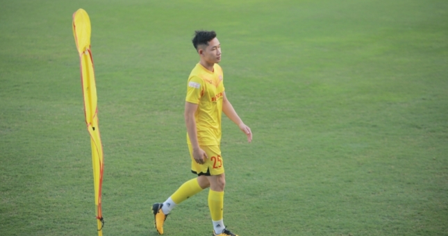 'Cầu thủ trẻ nhất ĐT Việt Nam' phẫu thuật thành công, nghỉ ít nhất 3 tháng