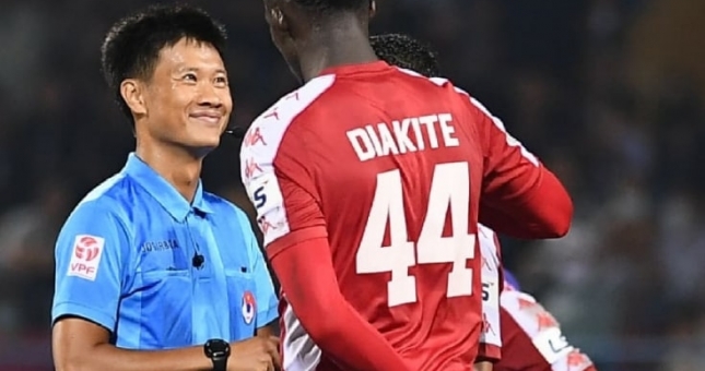 'Trọng tài dễ thương nhất V.League' bắt chính trận ĐTVN - U22 VN