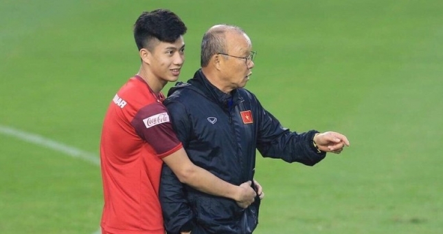 HLV Park gọi điện cấm Phan Văn Đức đi đá phủi