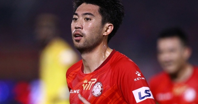 Lee Nguyễn 'ngơ ngác' vì hình phạt của HLV Mano Polking