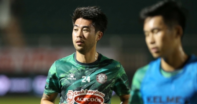 HLV châu Âu gọi Lee Nguyễn là 'quái vật'