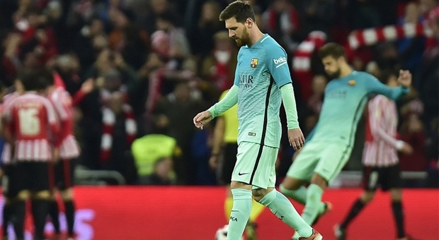 Đá hơn 2 người, Barca vẫn phải nhận trận thua sốc