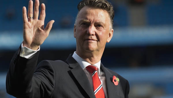 HLV Louis van Gaal giải nghệ