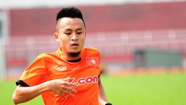 Huy Toàn tập luyện trở lại sau chấn thương gãy tay