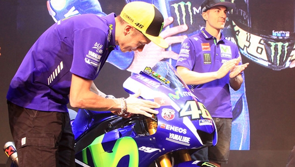 Vì sao lá cờ Việt Nam sẽ đồng hành cùng huyền thoại Rossi tại MotoGP 2017?