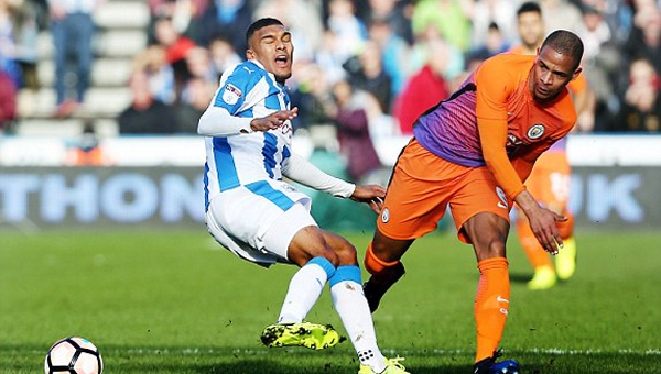 Man City hòa nhạt trước đội bóng hạng 2 tại FA Cup