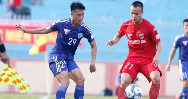 Quảng Nam thắng kịch tính B. Bình Dương, vinh danh HLV Pep