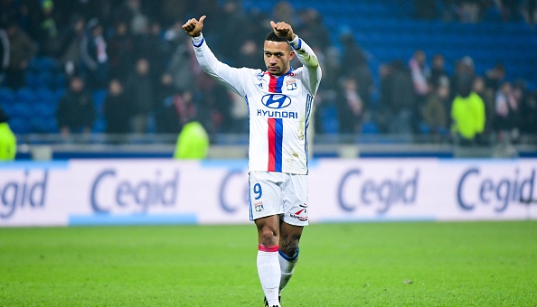 Cầu thủ lập bốn siêu phẩm, Lyon thắng đậm