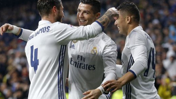 Ronaldo và Ramos tỏa sáng, Real Madrid lên đỉnh La Liga