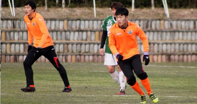 Gangwon đăng ký Xuân Trường cho trận gặp Pohang Steeler