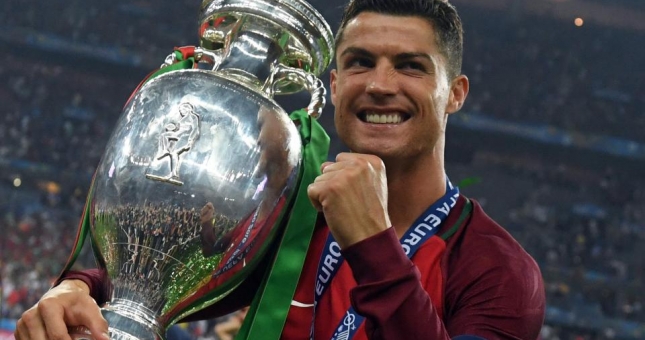 Tin bóng đá HOT 31/3: Ronaldo có cơ hội giành… Copa America