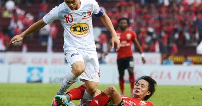 ‘Cách Công Phượng đi bóng phù hợp với đá gôn tôm’