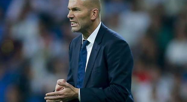 Chửi HLV Zidane, siêu sao Real ‘chuồn’ sang MU