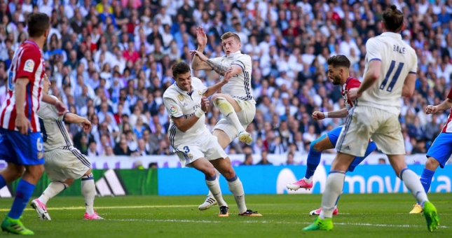 Choáng với chấn thương của Pepe sau pha va chạm với Kroos