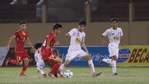 HLV Graechen nói gì khi U19 HAGL thua đậm U19 Việt Nam?