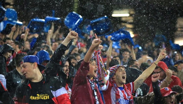 CĐV Atletico Madrid hành động kỳ dị và cái kết đắng 