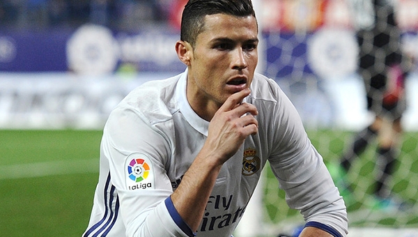 Sốc: Ronaldo trốn thuế, đối diện với án tù nặng hơn Messi