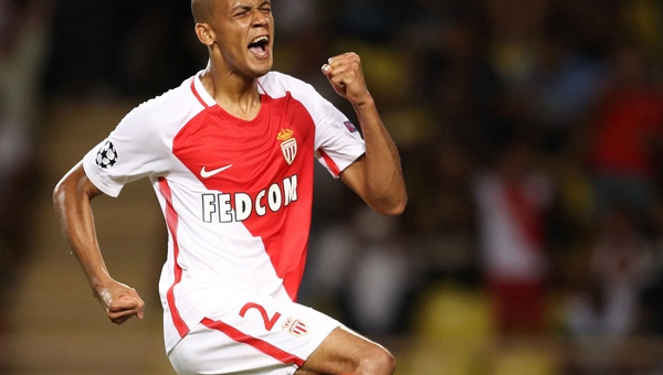 Fabinho chính thức lên tiếng về việc gia nhập MU