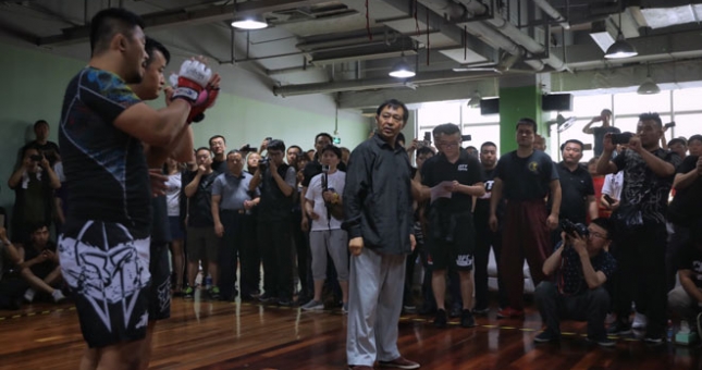 Nguyên nhân bất ngờ khiến đại chiến của Từ Hiểu Đông đổ bể