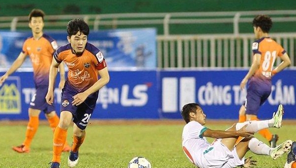 Gangwon thắng kịch tính trong ngày ra mắt của Xuân Trường