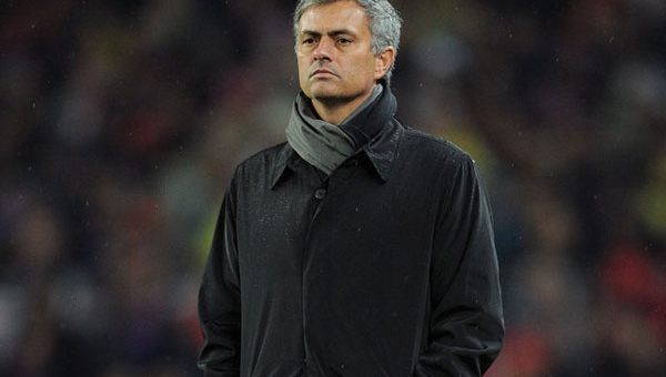 Mourinho ra tay, hai ngôi sao phòng ngự tiến bộ không ngừng