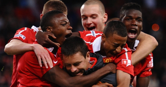 Tin chuyển nhượng HOT 4/8: Hai hậu vệ MU ra đi cùng lúc