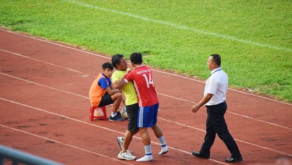 Thua playoff lên hạng tức tưởi, Bình Thuận tố VFF 'có ý đồ'