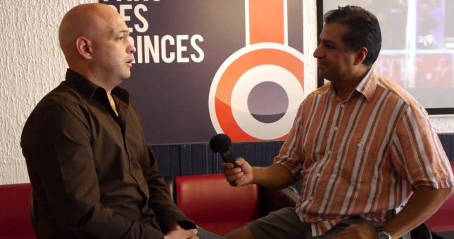 Flores trở lại Việt Nam trong tháng 1/2018, tái đấu Tuấn Hạc