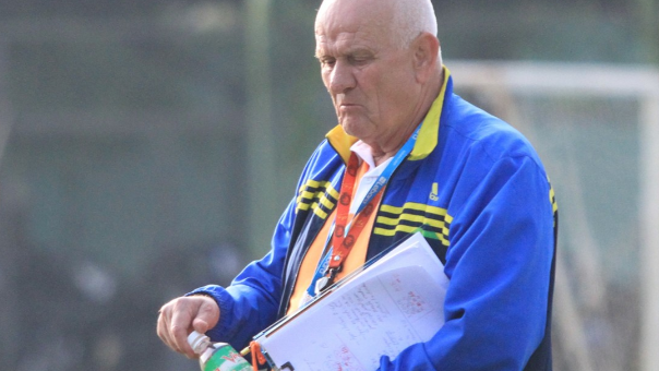 Để hòa khó tin, HLV Petrovic vẫn khen ngợi các học trò